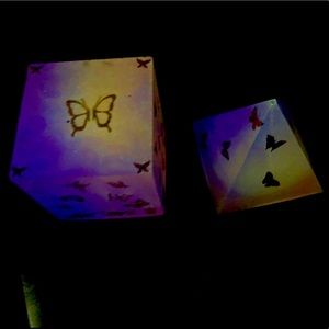 Custom resin pyramid/cube decor Great for gifts 🎁